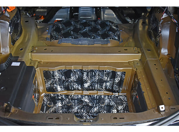 Dynamat Xtreme til Tesla Model 3 (trunk) ferdig kuttet kitt til bagasjerom 