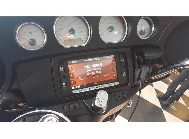 audiocom.no - Brukervennlig DAB+adapter med trådløs overføring via FM