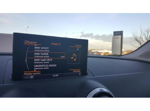 audiocom.no - Brukervennlig DAB+adapter med trådløs overføring via FM