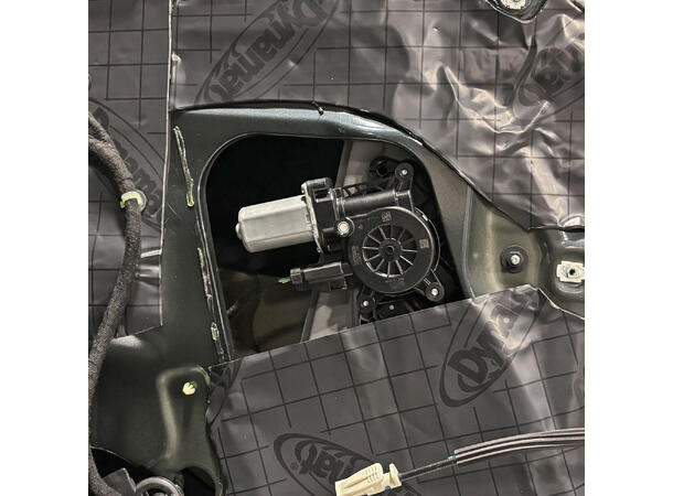 Dynamat ProX - dempematte Tykkere, mer robust, mer demping 