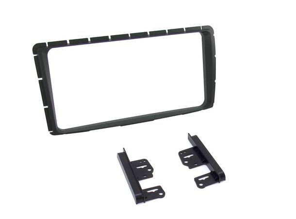 Connects2 monteringsramme 2-DIN Toyota Hilux 2012 - 2015 