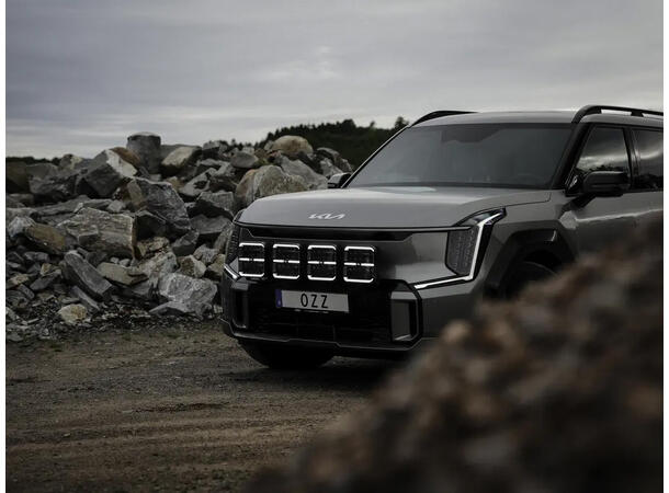 OZZ SQR 9" fjernlys 210mm (Sort hus) med park- og varsellys, 21000 lumen 