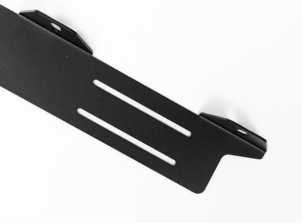 Skiltbrakett Rustfri For tre lamper. Sortlakkert. 
