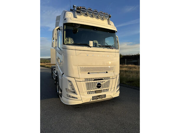 OZZ XB1 P27" fjernlyspakke hvit | Volvo FH Aero 2024?