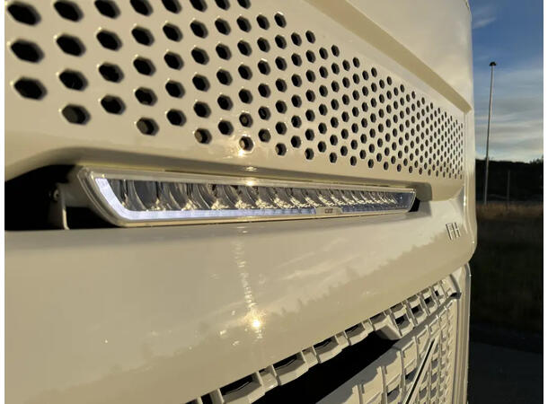 OZZ XB1 P27" fjernlyspakke hvit | Volvo FH Aero 2024?