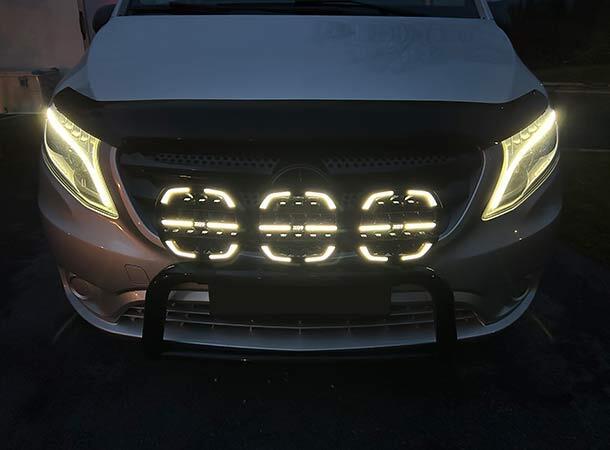 XG9 LED Fjernlys, Sort Flerfarget parklys – hvit, gul og grønn. 