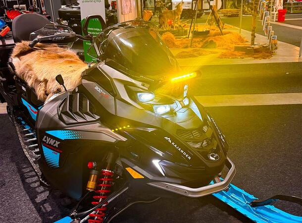 Lazer Linear 6 Elite+ | Ski-Doo/Lynx 2025-> | Audiocom.no