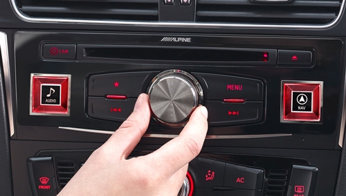 Alpine X701D kontrollpanel
