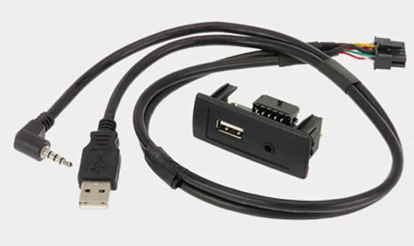 USB og AUX kontakter
